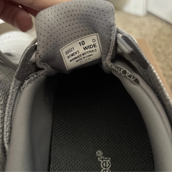 OrthoFeet Women’s Nira Light Gray Sneakers Shoes Size 10 D WIDE - Picture 7 of 10